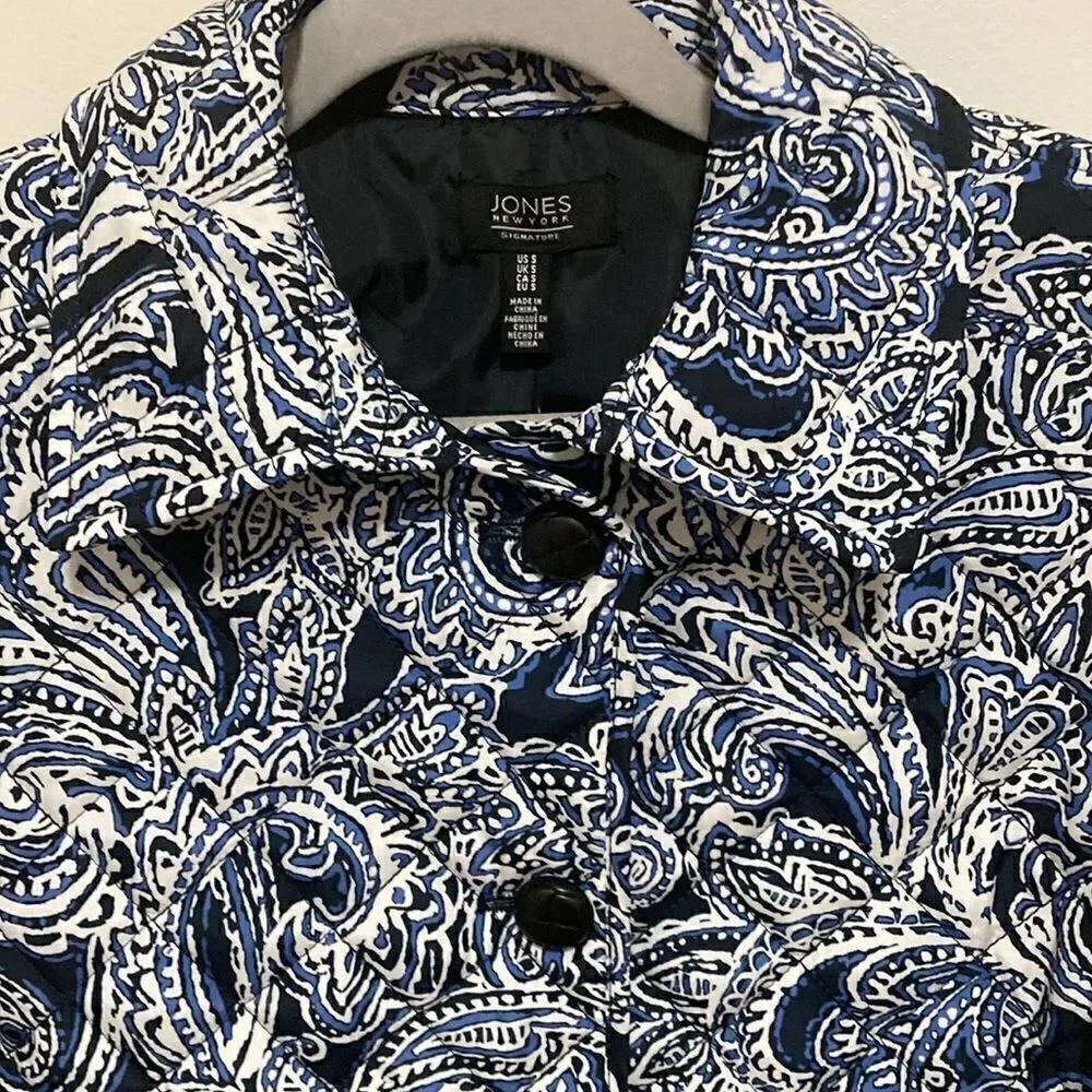 NWT Jones New York Signature Collection Quilted Jacket in Blue & White Paisley.